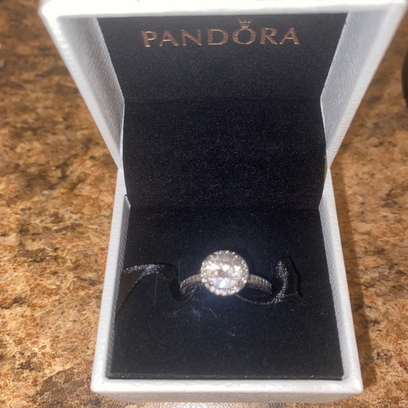 Silver ring - Picture 2 of 7